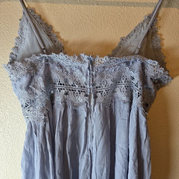 Lilyful Elegant Lace‎ Trim Jumpsuit in Light Blue Size Large - Picture 5 of 8